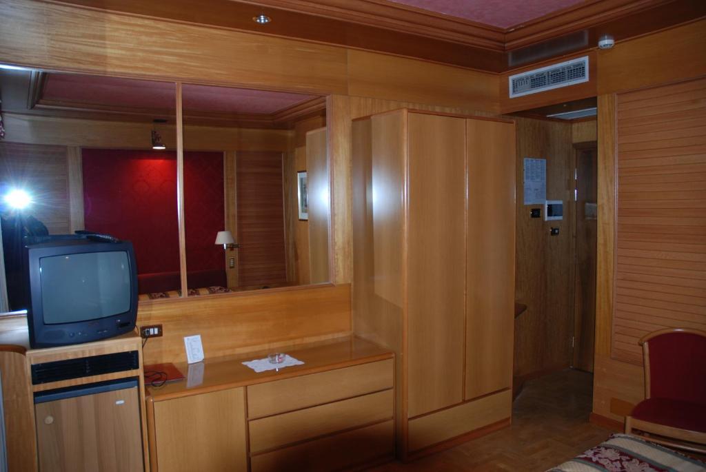 Al Giardino Hotel Fanna Стая снимка